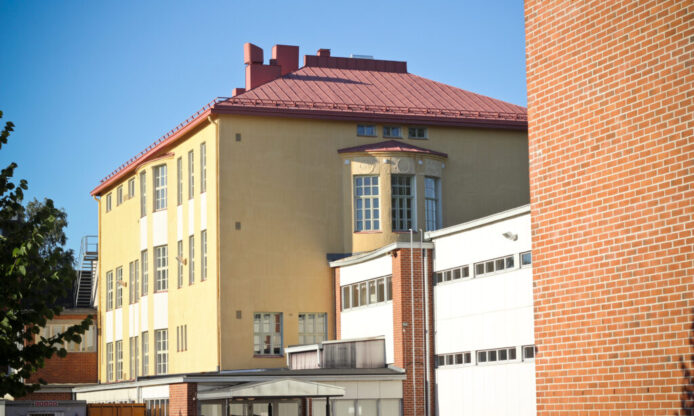 Päämajakoulu.