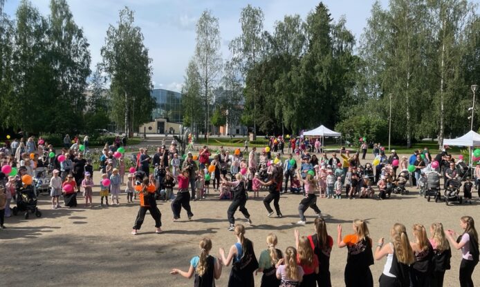 Hulivilikarnevaalin avaijaiset 23.6.2025