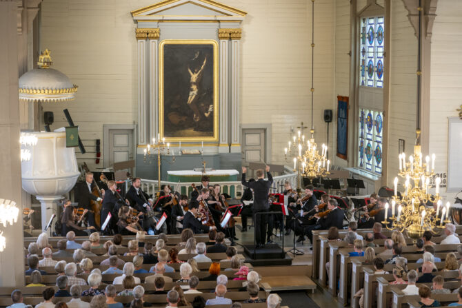 Konsertti kirkossa.