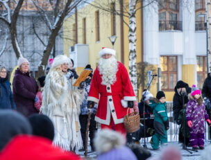 Joulupukki ja Unelmahaltija Mikkelin torilla