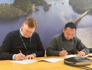 Signing the land lease