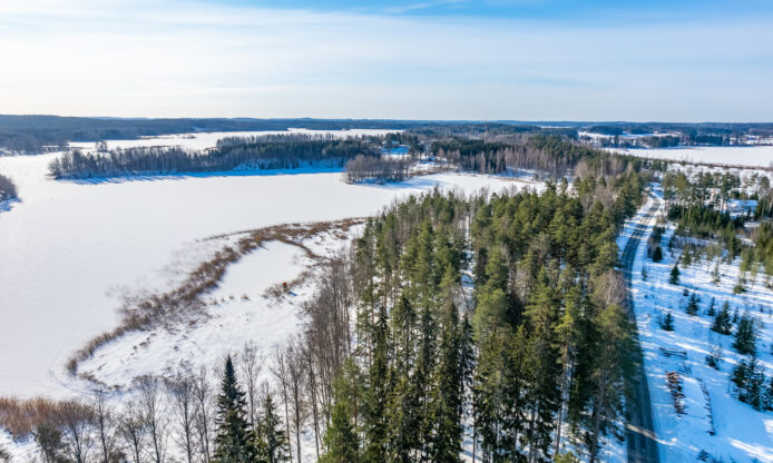 Ilmakuva Saimaasta talvella.
