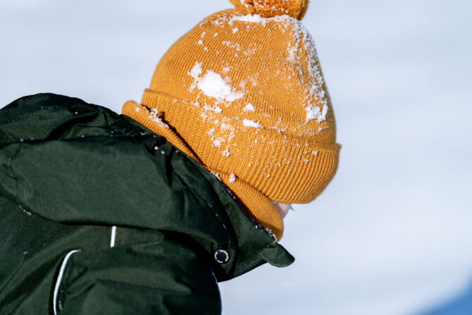 Lapsi talvivaatteissa.