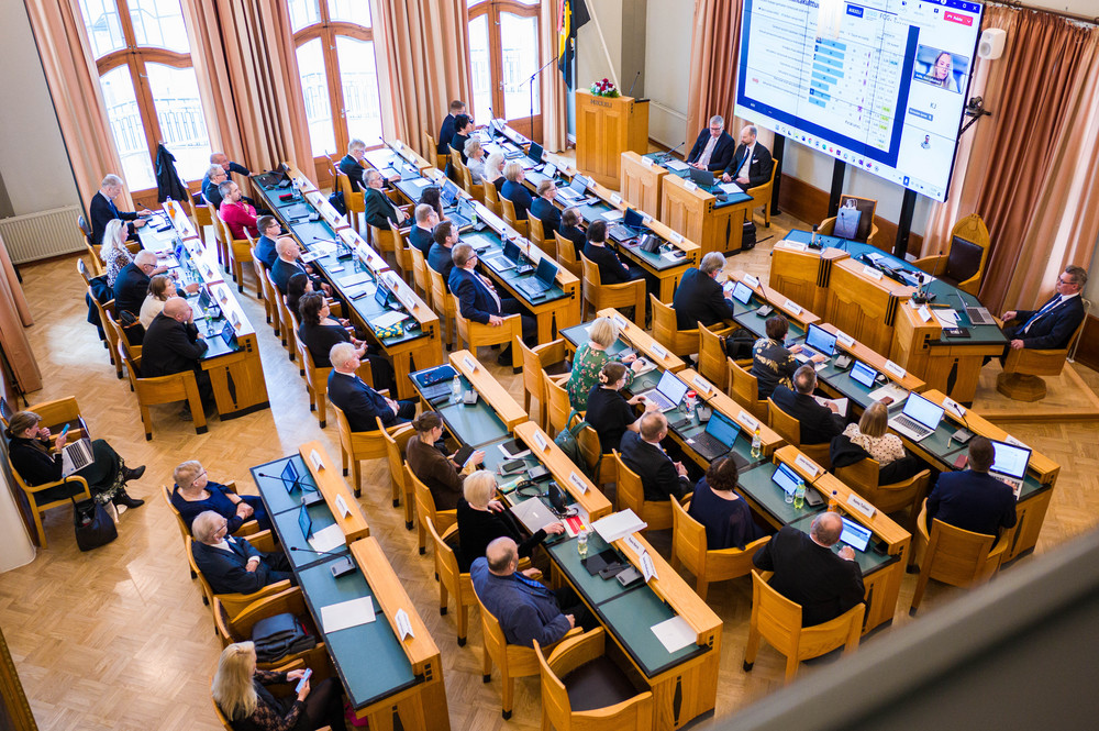 Valtuustosali, jossa menossa kaupunginvaltuuston kokous.