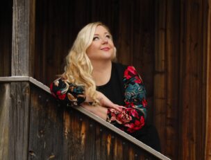 Laulaja Matinniemi.