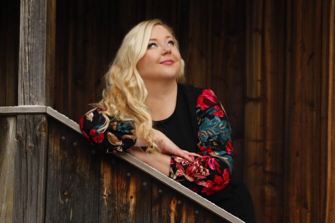 Laulaja Matinniemi.