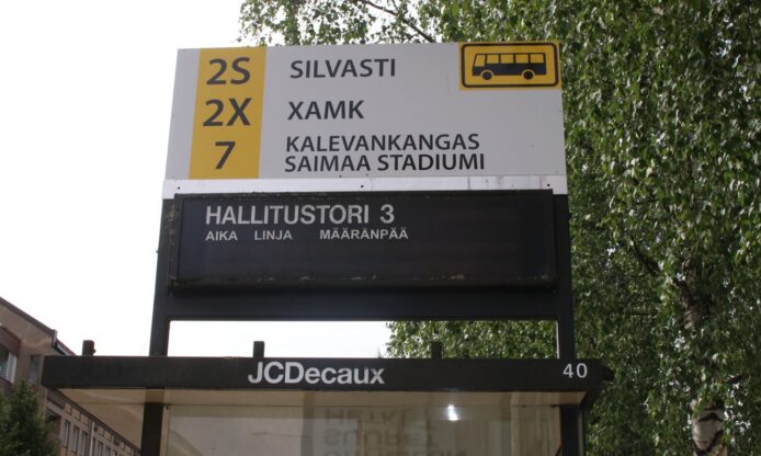 Linja-autopysäkin kyltti.