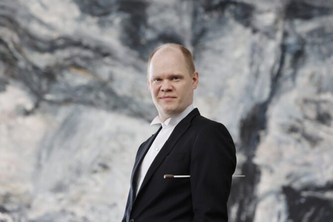 Kapellimestari Janne Nisonen.