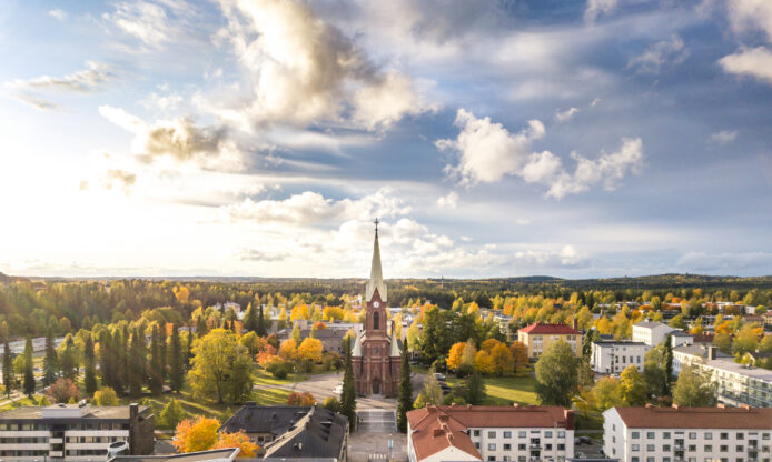 Ilmakuva. Etualalla Mikkelin tuomiokirkko.